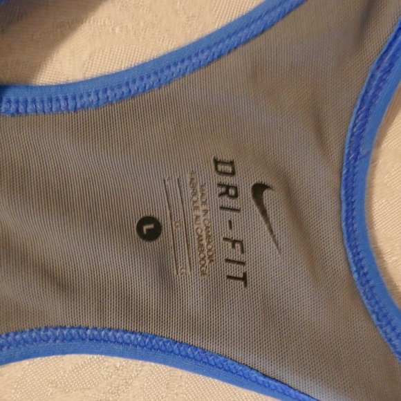 Blue Workout Top. Nike. Shelf Bra. Sz L ***3/$18 bundle. - Picture 4 of 5